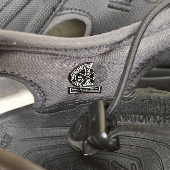 Keen Solr Water Shoe Sandal Men's Size 12 Black/Gold - Picture 5 of 9